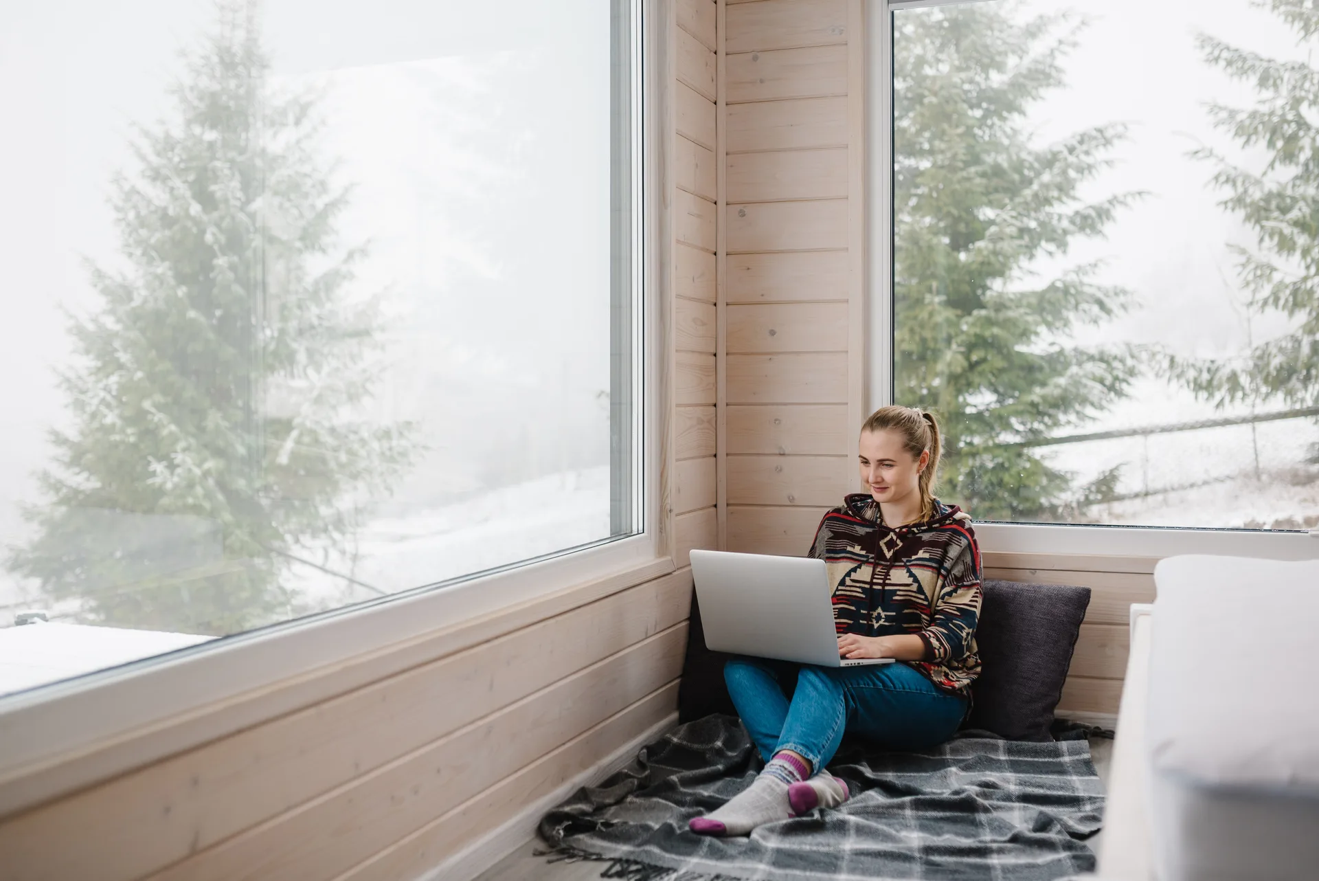 Work From Blue Mountain: The Remote Worker's Complete Guide to a Mountain Workation