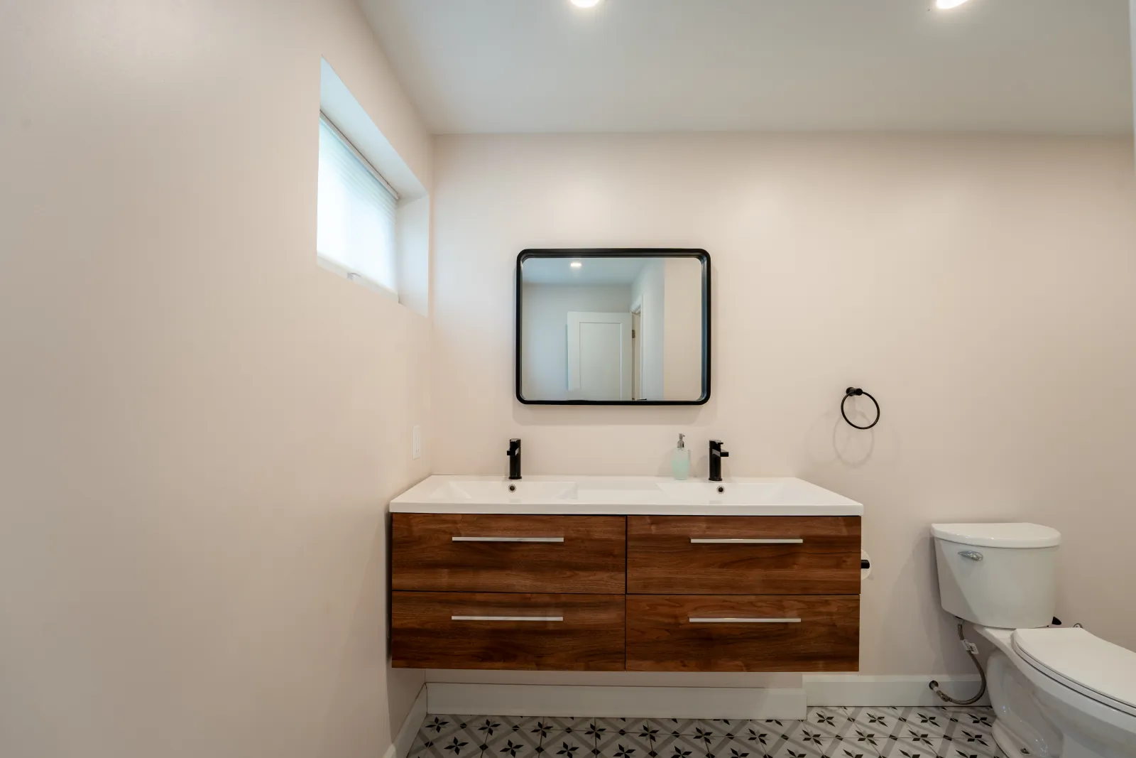 44L — salle de bain