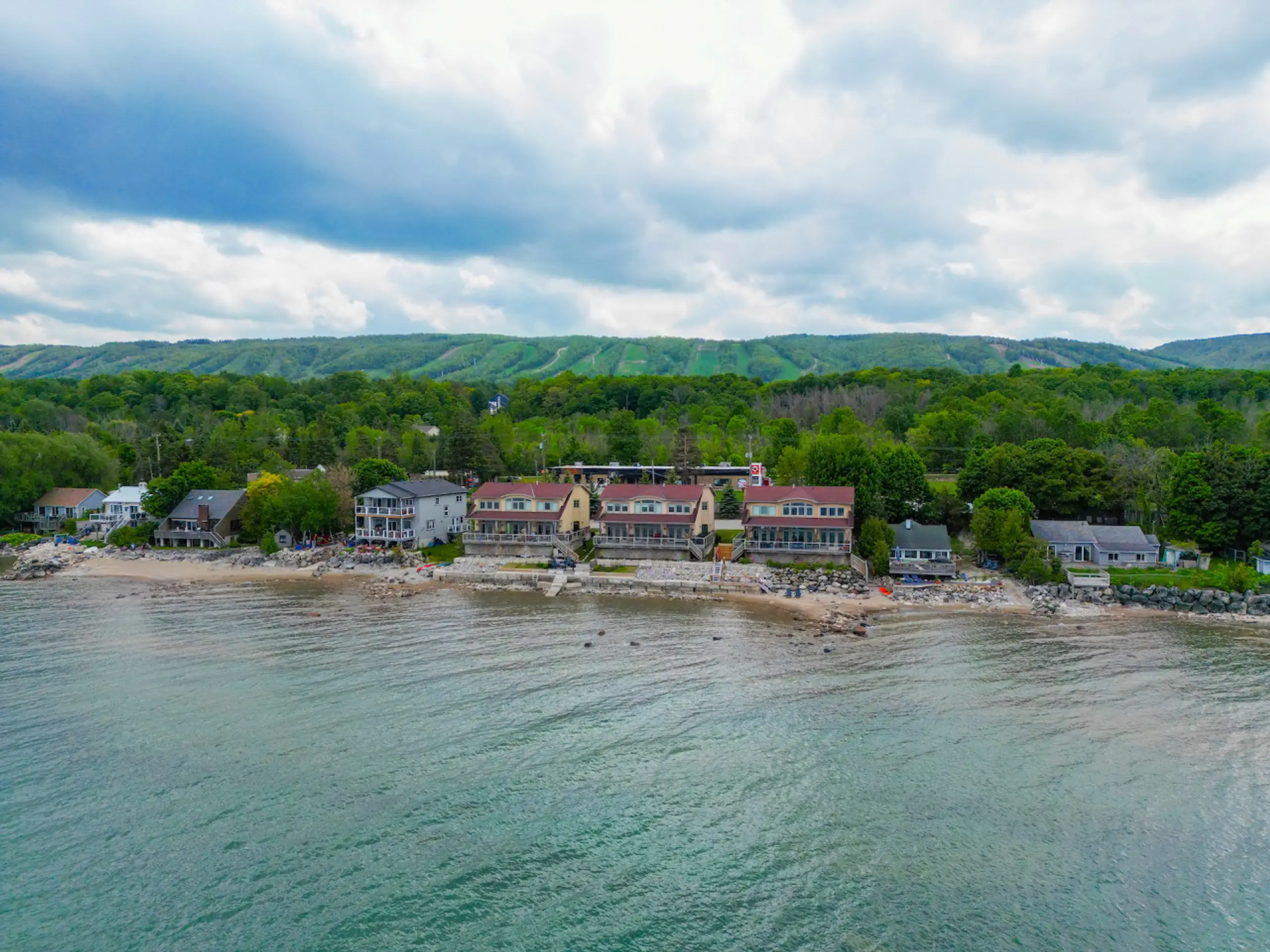 The Aqua Villa - Image 2