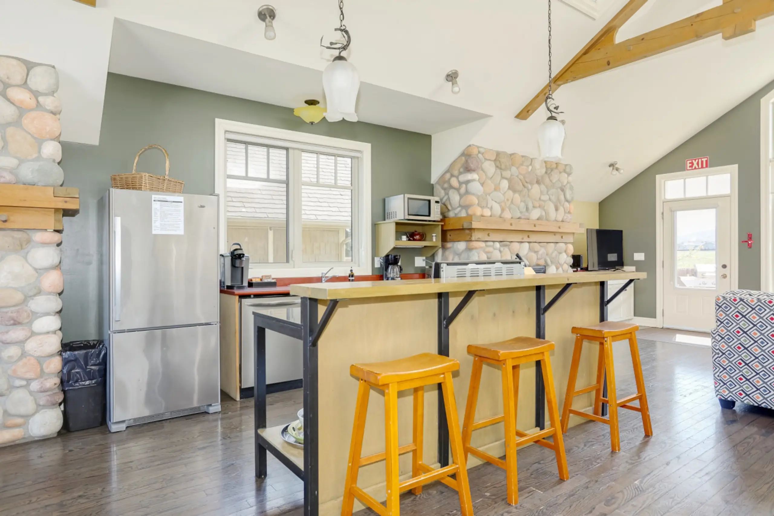 The Corona - Image 14