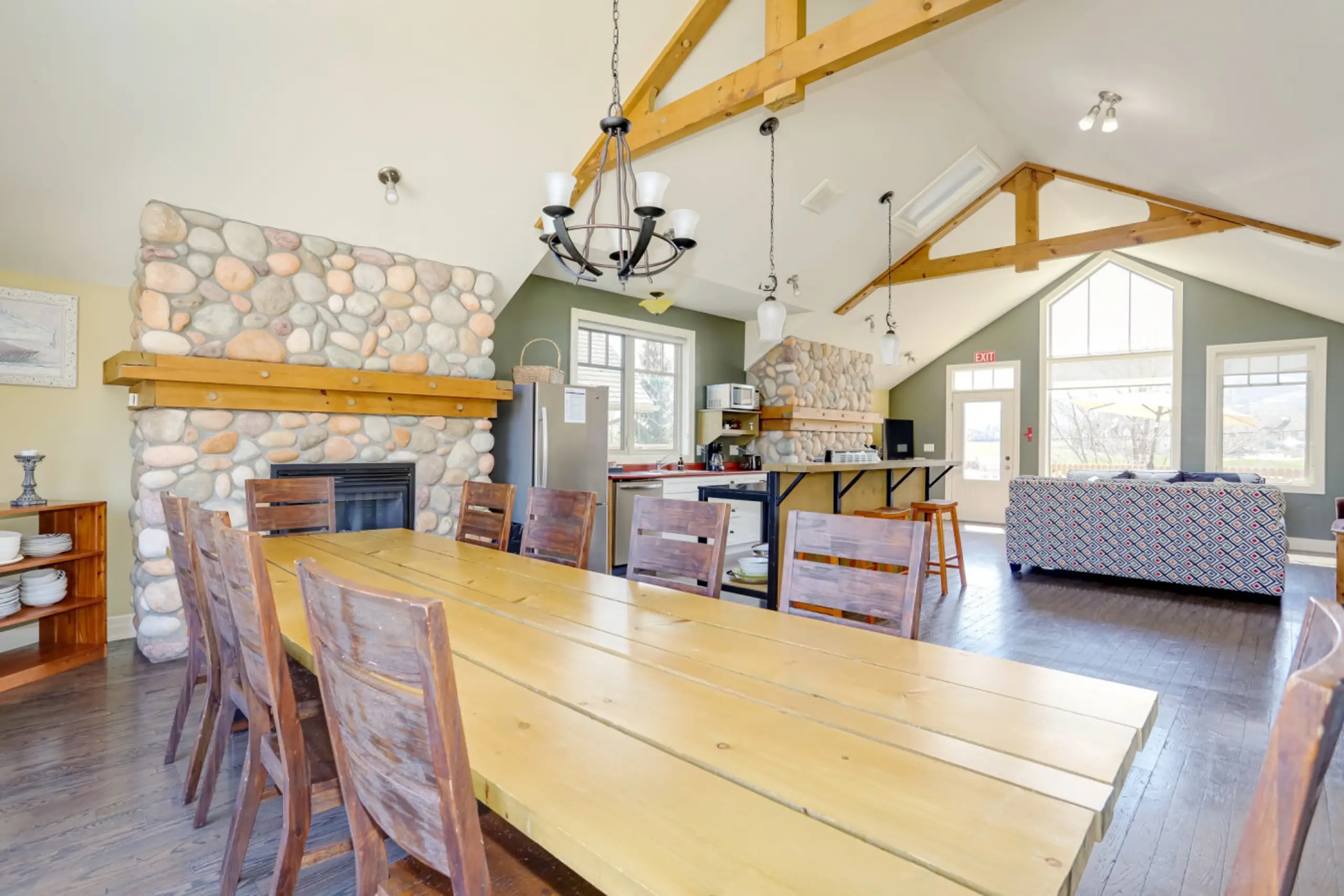 The Corona - Image 15