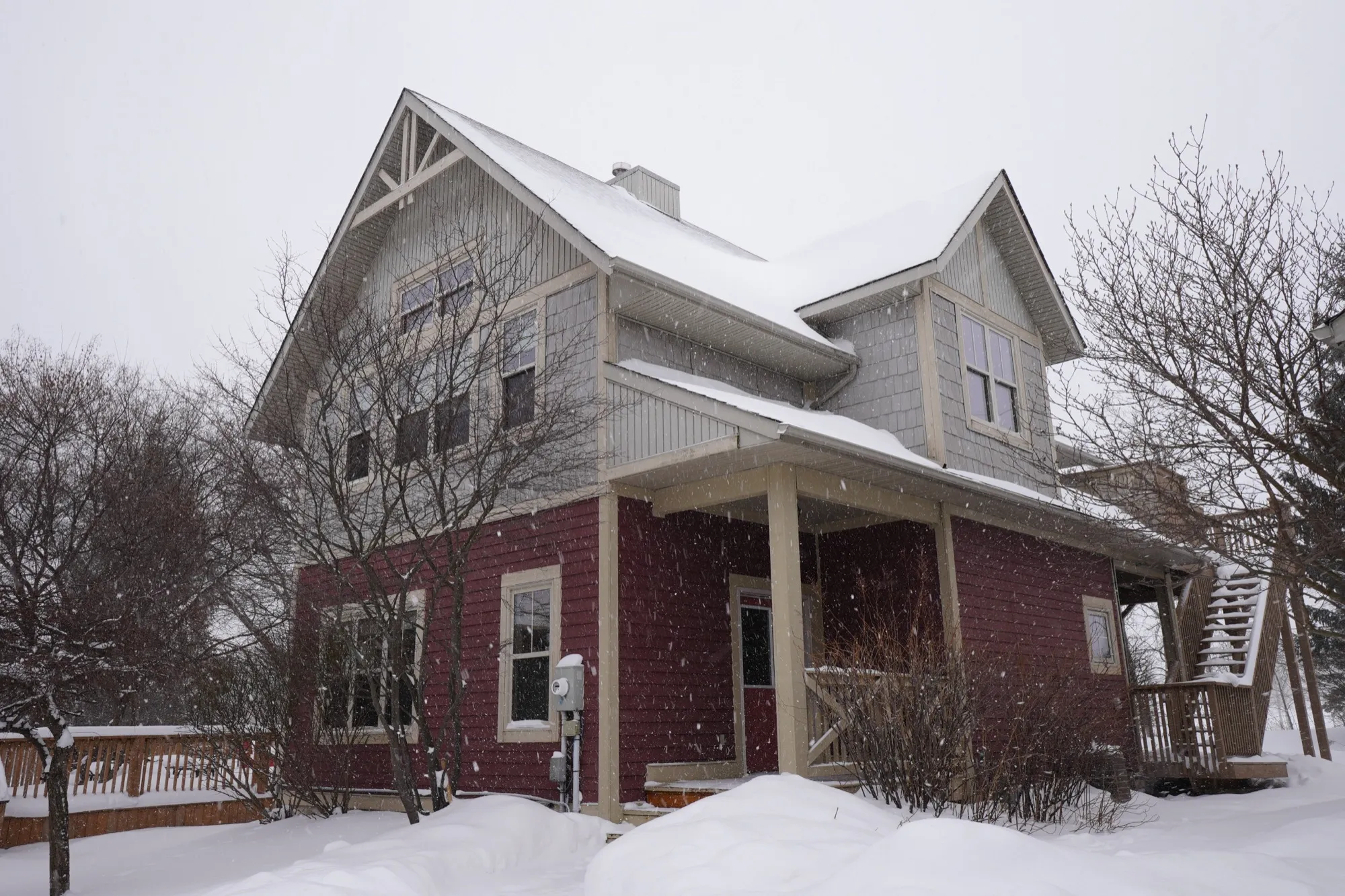 The Omega exterior winter view - Blue Mountain chalet